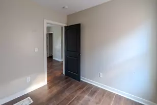 908 W Hadley St, Milwaukee, WI 53206 - Photo 10