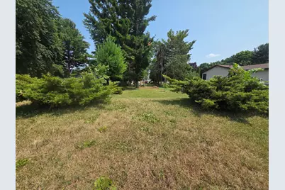 409  Clinton St, Horicon, WI 53032 - Photo 2