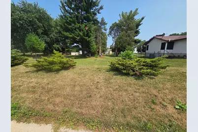 409  Clinton St, Horicon, WI 53032 - Photo 4