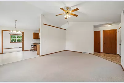 1622  Goldenrod Cir, West Bend, WI 53095 - Photo 2