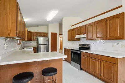 1622  Goldenrod Cir, West Bend, WI 53095 - Photo 10