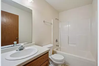 1622  Goldenrod Cir, West Bend, WI 53095 - Photo 18