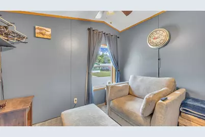 33 S Hiawatha Cir, Sheboygan, WI 53081 - Photo 16