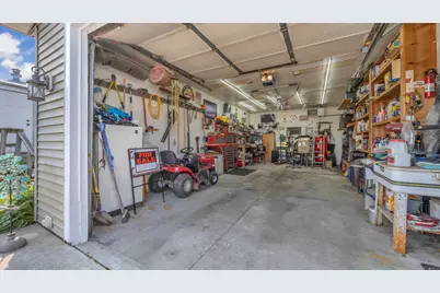 33 S Hiawatha Cir, Sheboygan, WI 53081 - Photo 18