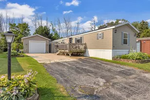 33 S Hiawatha Cir, Sheboygan, WI 53081 - Photo 1