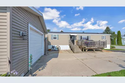 33 S Hiawatha Cir, Sheboygan, WI 53081 - Photo 22