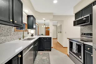 8824 W Harrison Ave, West Allis, WI 53227 - Photo 8