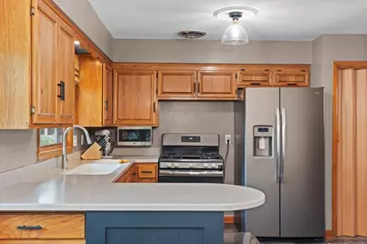 1333  Bluebird Ter, Waukesha, WI 53188 - Photo 8