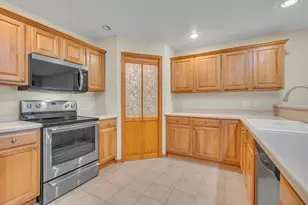 1031 Covington Dr, Sheboygan Falls, WI 53085 - Photo 2
