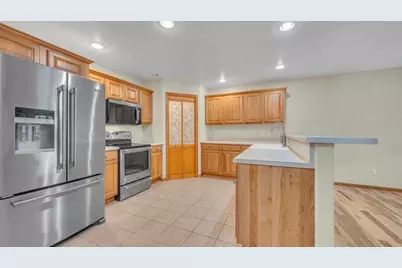 1031  Covington Dr, Sheboygan Falls, WI 53085 - Photo 4