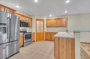 1031 Covington Dr, Sheboygan Falls, WI 53085 - Photo 4