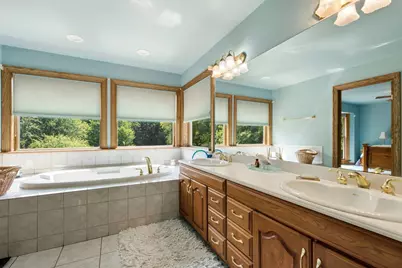 S86W30485  Stonegate Dr, Mukwonago, WI 53149 - Photo 32
