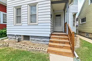 714 Marshall Ave, South Milwaukee, WI 53172 - Photo 2