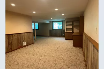5320 W Lake Dr, West Bend, WI 53095 - Photo 24