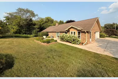 5320 W Lake Dr, West Bend, WI 53095 - Photo 2