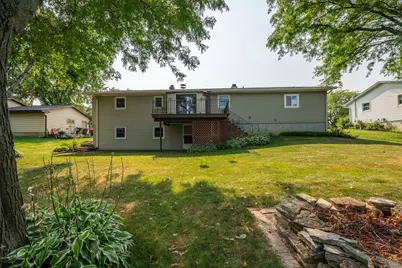 384  Ridge Rd, Juneau, WI 53039 - Photo 2
