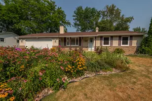 384 Ridge Rd, Juneau, WI 53039 - Photo 12