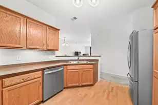 3862 S Lake Dr, Saint Francis, WI 53235 - Photo 14