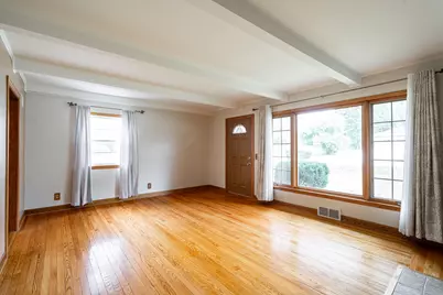 3017 W Franklin Ter, Franklin, WI 53132 - Photo 8