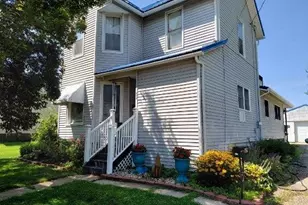 624 E Decker St, Viroqua, WI 54665 - Photo 1