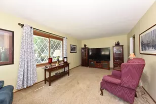 211 Oakview Dr, Slinger, WI 53086 - Photo 4