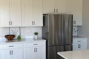 N101W16895 Tanglewood Dr, Germantown, WI 53022 - Photo 6