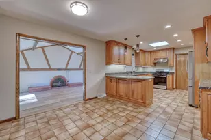 W167 Cottage Ave, Ixonia, WI 53066 - Photo 10