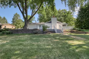 W167 Cottage Ave, Ixonia, WI 53066 - Photo 2