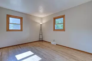 W167 Cottage Ave, Ixonia, WI 53066 - Photo 18