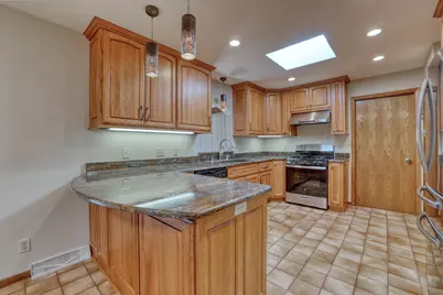 W167  Cottage Ave, Ixonia, WI 53066 - Photo 6