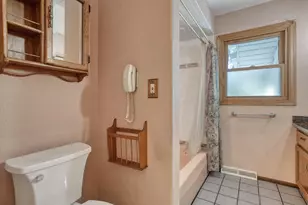W167 Cottage Ave, Ixonia, WI 53066 - Photo 16