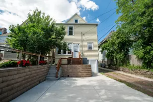 1550 E Irving Pl, Milwaukee, WI 53202 - Photo 18