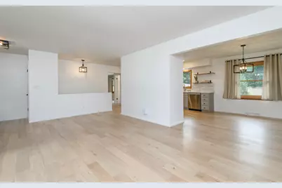 W143N8317  Oxford St, Menomonee Falls, WI 53051 - Photo 8