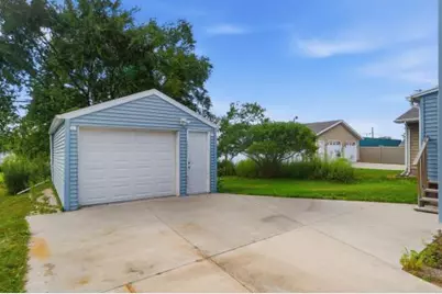1516 N 23rd St, Manitowoc, WI 54220 - Photo 4