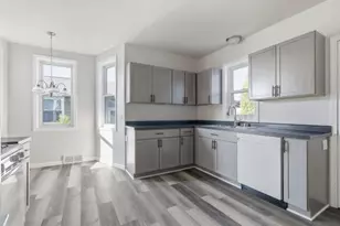1516 N 23rd St, Manitowoc, WI 54220 - Photo 8