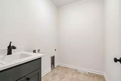 438  Sandstone St, Slinger, WI 53086 - Photo 22