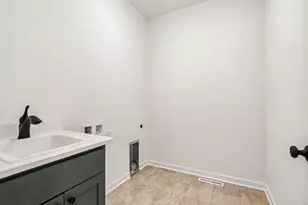 438 Sandstone St, Slinger, WI 53086 - Photo 22