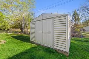 726 Royal Park Rd, Racine, WI 53402 - Photo 28