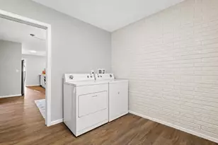 726 Royal Park Rd, Racine, WI 53402 - Photo 8