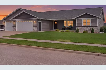 2121  Prairie Pl, Holmen, WI 54636 - Photo 2