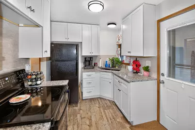 10380 S Chicago Rd, Oak Creek, WI 53154 - Photo 8