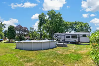 10380 S Chicago Rd, Oak Creek, WI 53154 - Photo 28