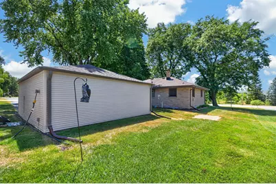 10380 S Chicago Rd, Oak Creek, WI 53154 - Photo 30
