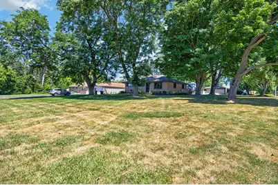 10380 S Chicago Rd, Oak Creek, WI 53154 - Photo 36