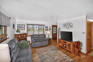 10380 S Chicago Rd, Oak Creek, WI 53154 - Photo 4