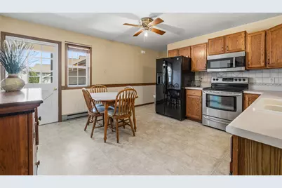 517  Slinger Rd #J-2, Slinger, WI 53086 - Photo 8