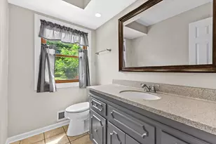 725 Oak St, South Milwaukee, WI 53172 - Photo 14