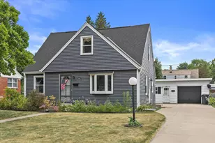 725 Oak St, South Milwaukee, WI 53172 - Photo 1