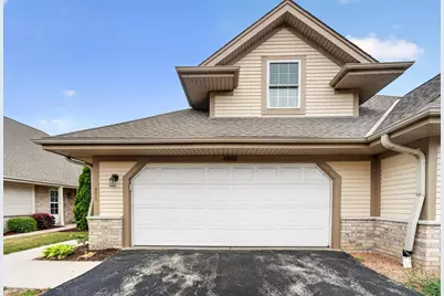 4810 S Waterview Ct, Greenfield, WI 53220 - Photo 2
