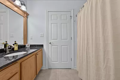 4810 S Waterview Ct, Greenfield, WI 53220 - Photo 18